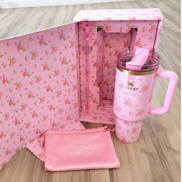 NWT Stanley 1913 x LoveShackFancy Quencher H2.0 Flowstate™ Tumbler 40oz - Picture 4 of 9